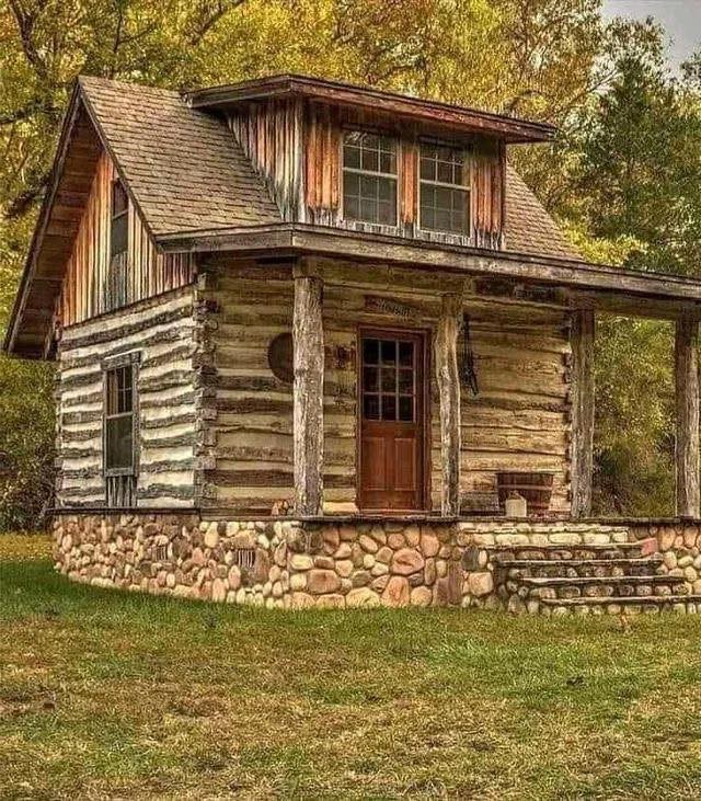The meme is a picture of a small, rustic cabin in the woods. The text on the image reads "I'm not arguing, I'm just explaining why I'm right." This is a humorous way of saying that someone is being stubborn or uncooperative, and is using their "right" to be argumentative as an excuse.
